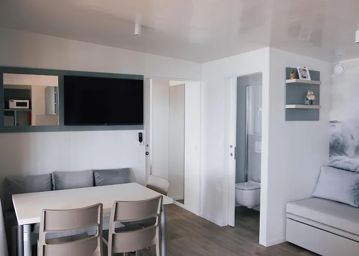 Semesterbostad Mobile Homes - Lighthouse *