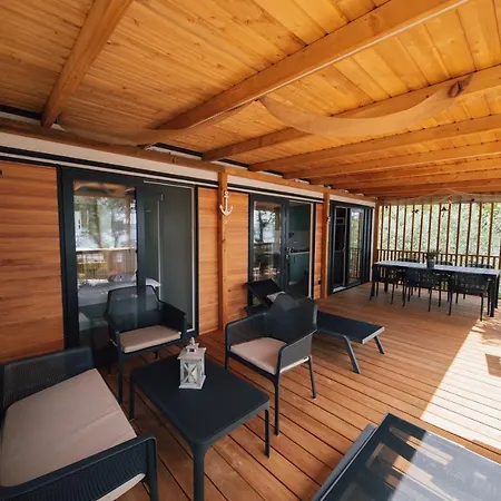 Mobile Homes - Lighthouse * セルツェ